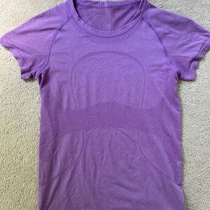 Lululemon swiftly tee size 8